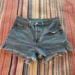 EUC!! Levi’s 501 Denim Cuttoff Shorts - 2” inseam